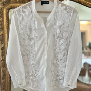 Anne Charlotte Chemise The Kooples blanche brodée