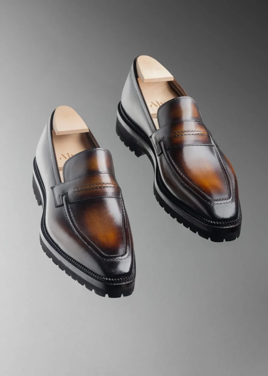 Le Lincoln – Mocassin en veau patiné sur semelle gomme commando – Image 2