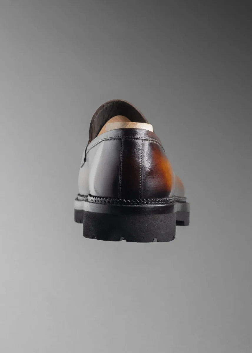 Le Lincoln – Mocassin en veau patiné sur semelle gomme commando – Image 7