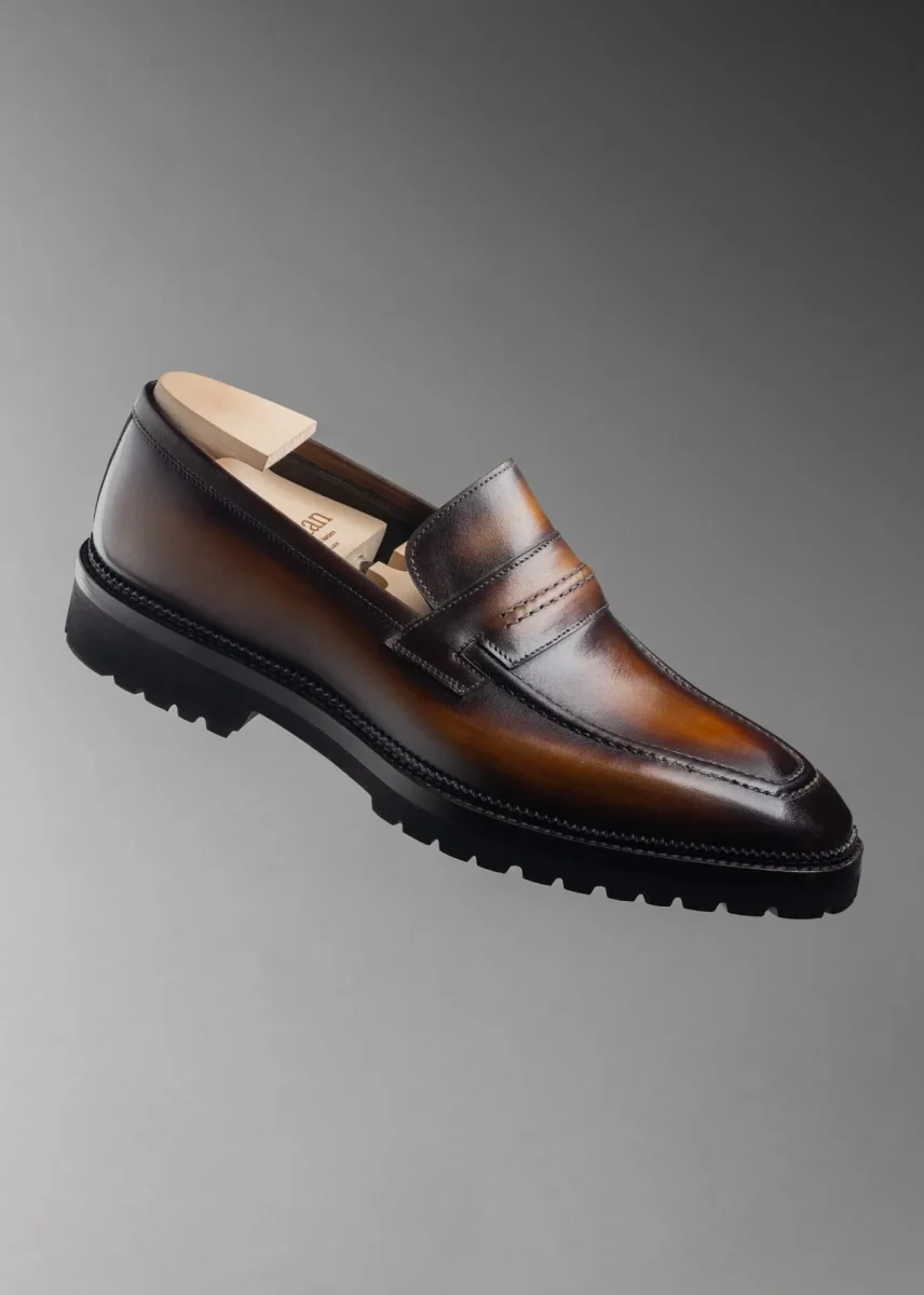 Le Lincoln – Mocassin en veau patiné sur semelle gomme commando – Image 5