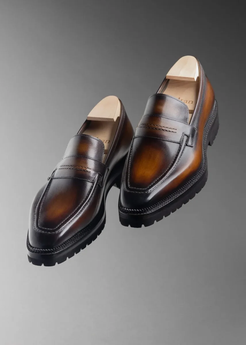 Le Lincoln – Mocassin en veau patiné sur semelle gomme commando – Image 3