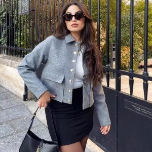 Blouson court et chaud pour femme avec boutons dorés