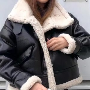 Blouson fourré de style motard en simili cuir pour femme