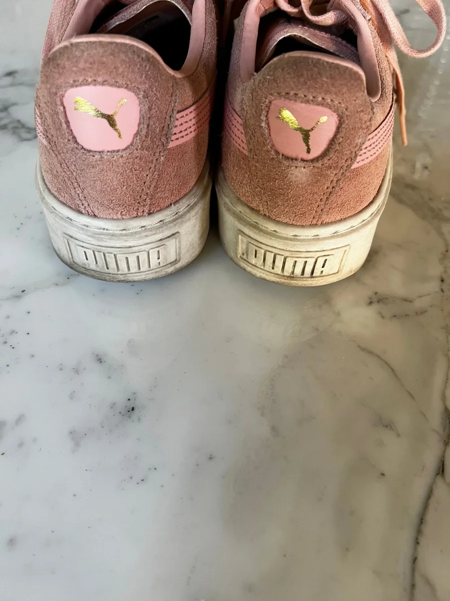 Charlotte Pirroni Baskets Puma rose clair suede – Image 5