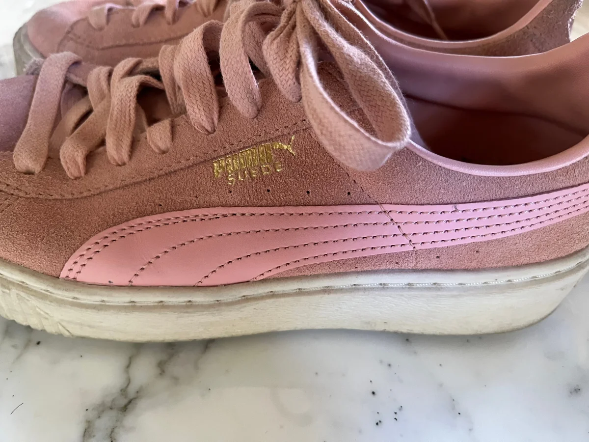 Charlotte Pirroni Baskets Puma rose clair suede – Image 9