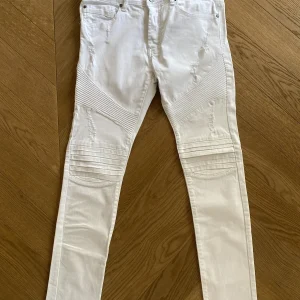 Charlotte Pirroni Homme Jean Blanc Project X Paris