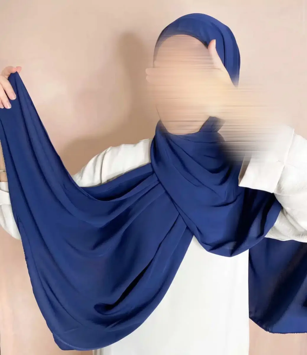 Hijab Soie de Médine à enfiler – Image 5
