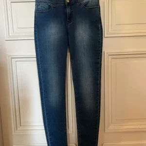 Jean Naf Naf bleu foncé slim