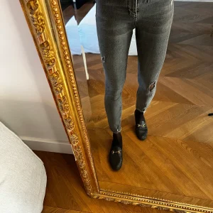 Jean Zara gris troué taille haute