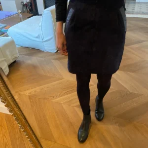 Jupe Kookai en daim bleu marine