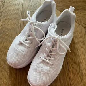 Marine Lorphelin Baskets blanches HetM