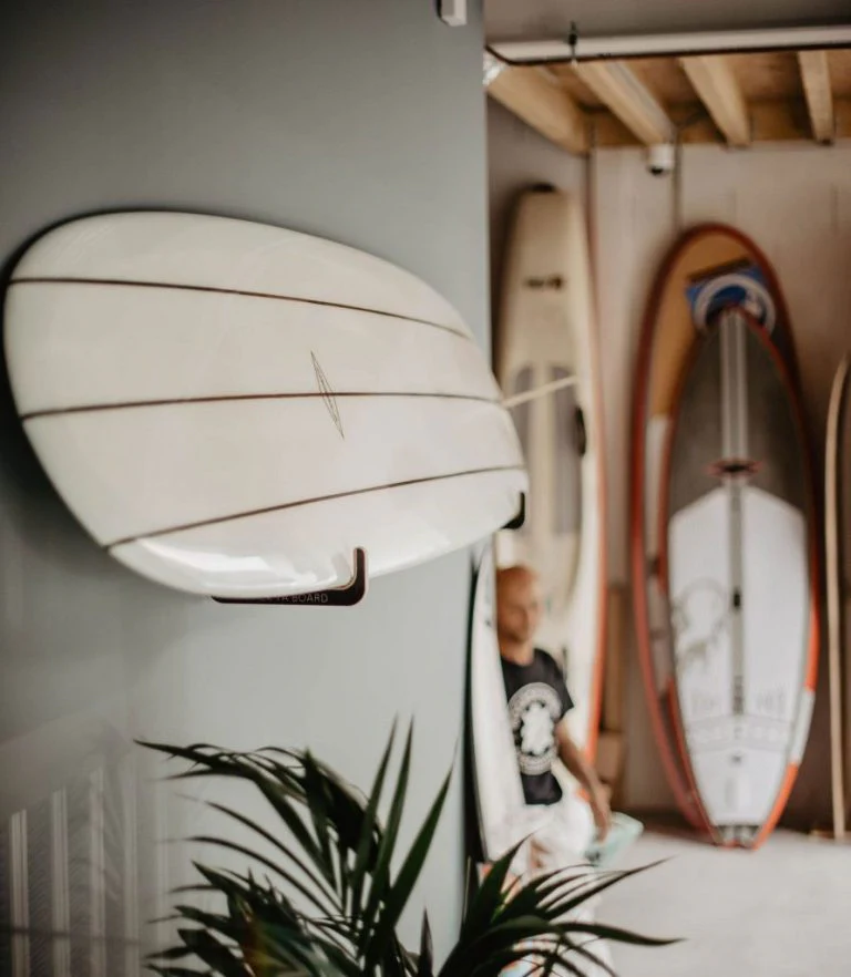 Présentoir Mural pour Planche de Surf – Image 2