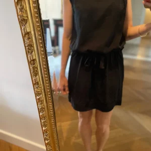 Robe Comptoir des Cotonniers noire satinée