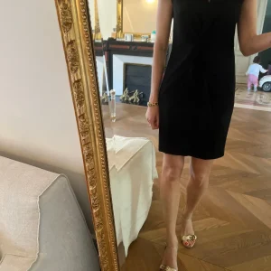 Robe Maje noir avec col collier