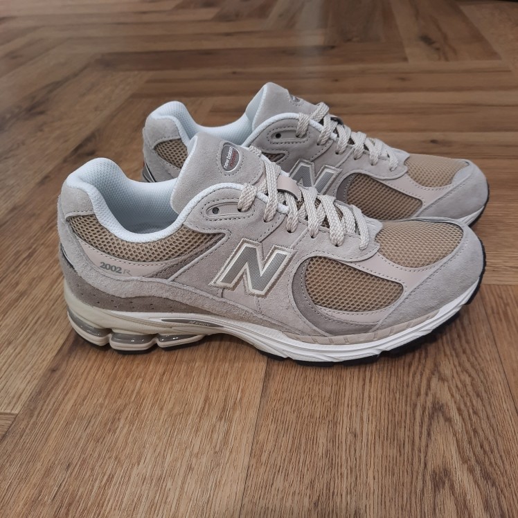 New Balance 2002RB