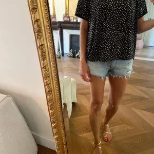 Tee shirt Maison Scotch noir à pois blancs