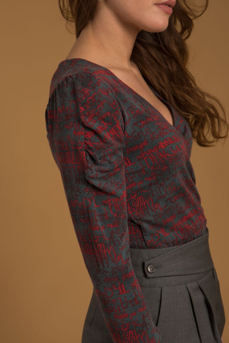 Anaïs – Top gris imprimé rouge femme Made-in-France – Image 6